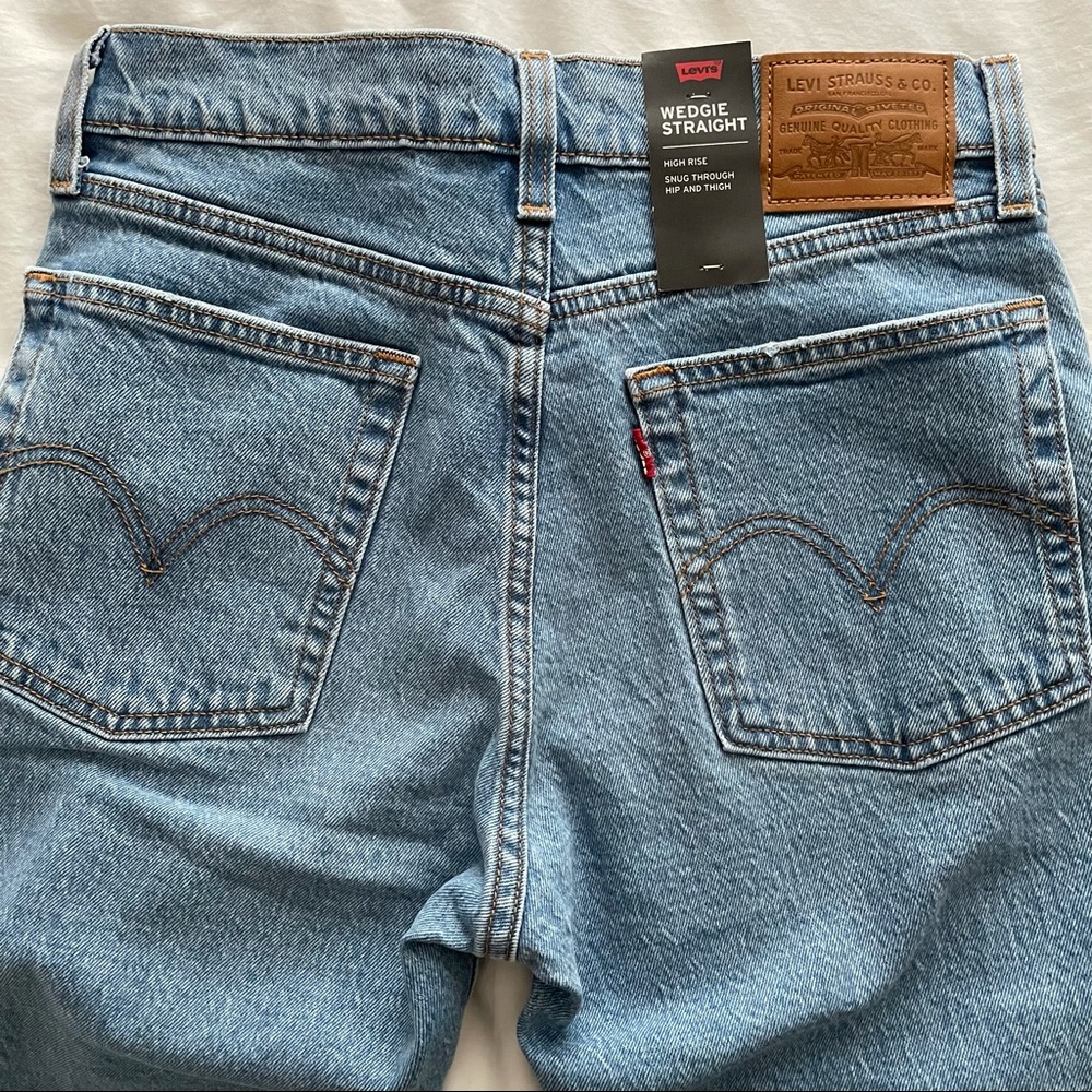 NWT LEVI’S WEDGIE FIT STRAIGHT WOMEN'S JEANS